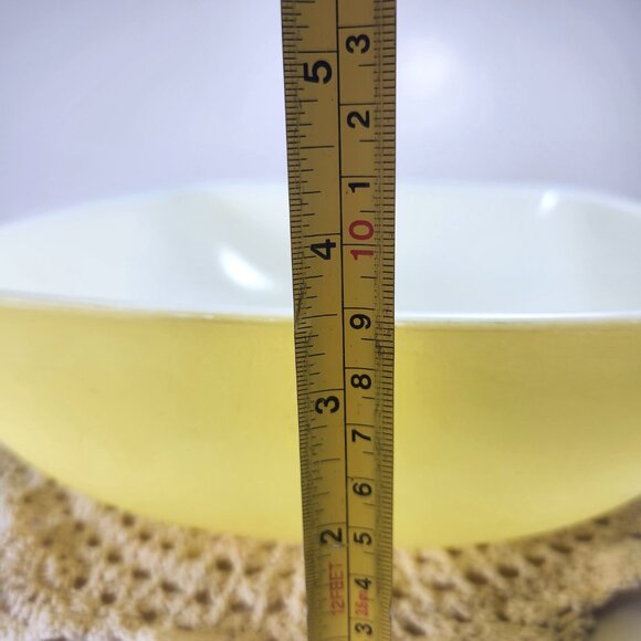 Pyrex Hostess Square Bowl Yellow Serving Dish Ovenware 2 1/2 Quart Vintage - Picture 6 of 11